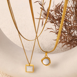 Collar con Colgante Geométrico, Diseño Irregular con Engaste de Aleación de Zinc, Cadena Multicapa para Uso Diario, Tono Dorado - Product Image 1