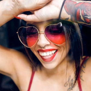 نظارات شمسية عصرية ملونة على شكل قلب للحب لطيفة للنساء إطار معدني 2024 عدسات متدرجة الشكل للبحر نظارات شمسية Oculos De Sol UV400 - Product Image 4