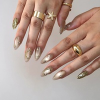 Ongles en acrylique de luxe à presser, base nude-rose champagne, étoiles dorées peintes à la main, lune dorée 3D en relief, décorations en strass