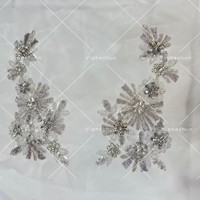 Populaire bien conçu Hot Fix Argent Fleur Strass Applique Corsage pour Robes De Mariée Strass Applique