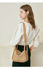 Borsa Piccola a Tracolla da Donna in PU di Alta Qualità Marchio BADI OEM Logo Personalizzato Stile Elegante alla Moda Chiusura a Cerniera Vendita Diretta dalla Fabbrica - Product Image 5