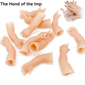 Petite main magique fantaisie pour les magiciens, <span class=keywords><strong>tour</strong></span> <span class=keywords><strong>de</strong></span> <span class=keywords><strong>magie</strong></span> <span class=keywords><strong>de</strong></span> scène avec <span class=keywords><strong>de</strong></span> petits accessoires pour les mains - Product Image 2