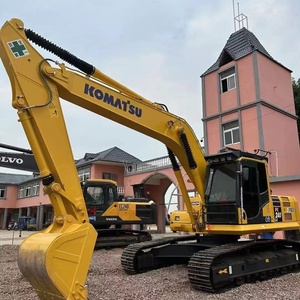 Excavatrice sur chenilles Komatsu PC240 d'occasion (PC240LC-8/PC240LC-8M0) modèle 2023, 24 tonnes, moteur et pompe à vendre - Product Image 4