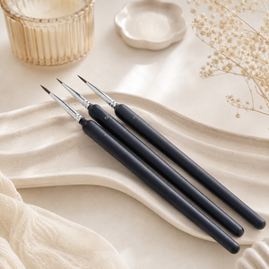 Pinceau à ongles à manche en bois mat, à poils longs et pointus, pour estomper les couleurs et les détails de peinture au gel - Product Image 1