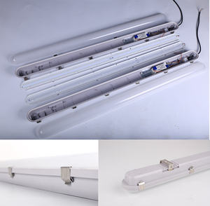 Nouvelle lampe étanche à la vapeur LED AC100-277V IP66, puissance multiple de 20W à 80W et tailles de 2FT à 6FT pour l'éclairage en intérieur et en extérieur dans des lieux humides - Product Image 2