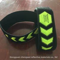 Brassards de sécurité sportifs imprimables à motif flèche réfléchissante élastique haute visibilité pour la sécurité sportive