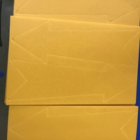 Feuille de plastique ondulé PP personnalisée pour panneaux publicitaires imperméables et écologiques, découpe et moulage