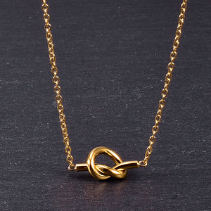 Collar con colgante de nudo chapado en oro de 14k y 18k de acero inoxidable 316L al por mayor para mujer - Product Image 4