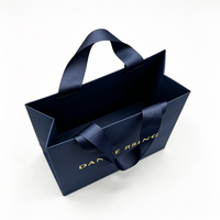 Sacs cadeaux en papier bleu marine personnalisés avec poignée en ruban et logo pour vêtements, accessoires vestimentaires, autres chaussures, sous-vêtements, emballage