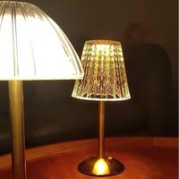 Lámpara De Seta Lámpara de mesa LED con punta de moda con diseño recargable para decoración de restaurante interior al aire libre Lámpara de mesa