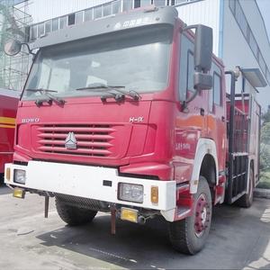 4WD tracción delantera camión <span class=keywords><strong>de</strong></span> <span class=keywords><strong>bomberos</strong></span> forestales 2200 litros 4x4 camión contra incendios - Product Image 2