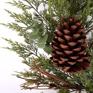 UMIND屋内および屋外の家の装飾のための環境に優しい松のナットが付いている新しい到着の緑の人工的なクリスマスのガーランド - Product Image 5