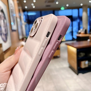 Luxury Tpu Gloss Oil Down Jacket Cotton Pillow Puffer custodie per telefono per <span class=keywords><strong>Iphone</strong></span> <span class=keywords><strong>13</strong></span> 14 Pro Max placcatura <span class=keywords><strong>Cover</strong></span> protettiva per obiettivo della <span class=keywords><strong>fotocamera</strong></span> - Product Image 5