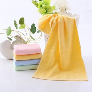 Toallas Faciales de Fibra de Bambú 25x25cm 25x50cm 30x60cm 32x74cm Suaves Absorbentes Amigables con la Piel para Uso Doméstico Rectangulares de Color Sólido - Product Image 3