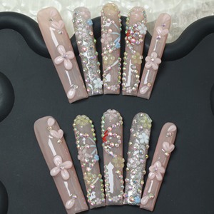 Uñas postizas de acrílico de lujo hechas a mano a precio de fábrica, estilo Y2K con diamantes de imitación, forma ataúd, cobertura completa 3D, puntas francesas, reutilizables. - Product Image 5