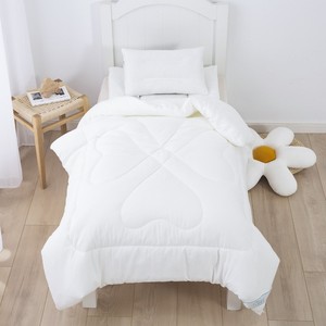 Couette d'été en polyester de petite taille personnalisée en gros Couette d'été de couleur unie respirante Style simple pour hôtel - Product Image 2