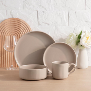 ชุดอาหารเย็นเซรามิกสีโมรันดีแบบปรับแต่งได้ พร้อมจาน ชาม และแก้วสโตนแวร์ทำมือ สำหรับขายส่ง - Product Image 5