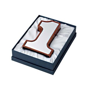 Trofeo Numero Uno per il Vincitore, Altezza 205 mm, Finitura a Specchio, Cornice in Legno - Product Image 2