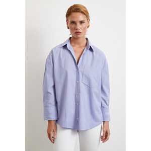 เสื้อเชิ้ตโอเวอร์ไซส์ลายทางสีน้ำเงินสำหรับผู้หญิง สไตล์ลำลอง ติดกระดุม ผ้าป๊อปลิน - Product Image 4