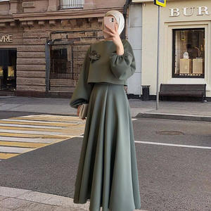 فستان سهرة للنساء المسلمات في الشرق الأوسط، طقم من قطعتين على الطراز الدبي، فستان فضفاض بأكمام فانوس مزين بالزهور، بدلة تنورة نسائية - Product Image 1