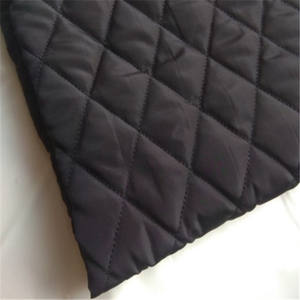Fabricante <span class=keywords><strong>DE</strong></span> FÁBRICA <span class=keywords><strong>DE</strong></span> China 100% Guata <span class=keywords><strong>de</strong></span> guata <span class=keywords><strong>de</strong></span> poliéster costura tela <span class=keywords><strong>de</strong></span> forro acolchado sólido para chaquetas - Product Image 4