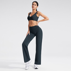 Vêtements de sport : Pantalon droit, Veste zippée, Brassière de sport rembourrée, Tenue de gym pour le levage de poids, Ensemble de yoga et fitness - Product Image 3