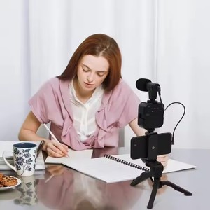 Support de <span class=keywords><strong>téléphone</strong></span> <span class=keywords><strong>trépied</strong></span> pour smartphone, kit de vlogging <span class=keywords><strong>avec</strong></span> mini microphone <span class=keywords><strong>et</strong></span> <span class=keywords><strong>lumière</strong></span> d'appoint LED, idéal pour TikTok, diffusion en direct, vidéo YouTube - Product Image 5