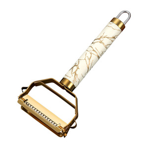 Éplucheur 3 en 1 en titane, râpe à fruits et légumes en acier inoxydable, outil de cuisine multifonctionnel pour éplucher les pommes et les pommes de terre - Product Image 1