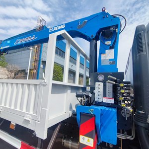 Camión con Grúa: Grúa Montada en Camión para Recibir Mercancías con Facilidad, Componentes Hidráulicos de Alta Eficiencia - Product Image 6