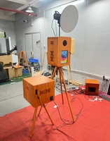 Photomaton à écran tactile avec cadre en bois massif de 18,5 pouces, matériau métallique avec support pour iPad, flash et support d'imprimante
