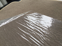 Film de protection de tapis directement de l'usine, épaisseur et largeur personnalisables, logo personnalisé, film PE auto-adhésif pour la protection des surfaces