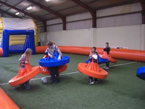 Rokvoetbal geschikt voor strandvolley de standvoetbal Rokjes-voetbal 5 tegen 5 Luchtkussenverhuur - Product Image 6