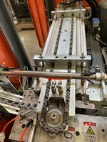 Machine de soufflage automatique à haute vitesse à 2 cavités pour bouteilles PET, composants FESTO (moteur/pompe) pour le soufflage de bouteilles d'eau potable