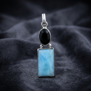 Colgante Unisex de Plata de Ley 925 de Alta Calidad con Gema de Larimar Chintamani, Forma de Paz, Estilo Religioso y Patrón Numérico - Product Image 3