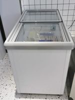 Congélateur coffre miniature à température unique pour la crème glacée Petit congélateur Vitrine de supermarché Réfrigérateur Porte coulissante en verre