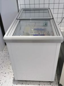 <span class=keywords><strong>Congélateur</strong></span> coffre miniature à température unique pour la crème glacée Petit <span class=keywords><strong>congélateur</strong></span> Vitrine de supermarché Réfrigérateur Porte coulissante en verre - Product Image 5