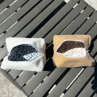 Pochette de maquillage personnalisée avec logo, nouvelle collection, en tissu polaire, en tissu éponge, en tissu sherpa, en peluche douce, en fourrure de teddy, en tissu moelleux