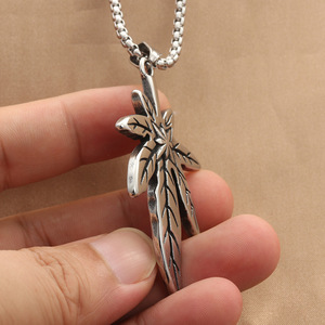 Collier avec pendentif en forme de feuille en acier inoxydable pour homme, design géométrique rétro punk, bijoux tendance - Product Image 3