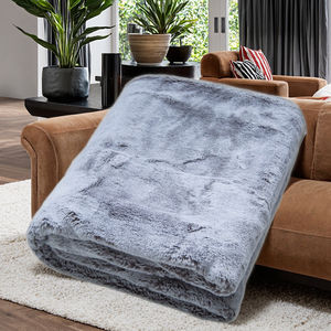 Selimut Lempar Bulu Palsu Lembut Hangat Profesional Ringan Selimut Tekstil Rumah Berbulu Halus dan Mewah Dapat Dipakai - Product Image 5