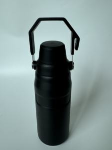 Nouveau style réutilisable 18/24oz double paroi thermos bouteille d'eau en acier inoxydable oem sport bouteille d'eau avec poignée - Product Image 3