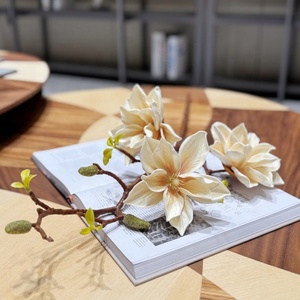仿真三头手提式春梅玉兰仿真玉兰花束婚礼装饰花 - Product Image 1