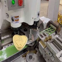 Machine d'emballage automatique de feuilles de chocolat en forme de cœur à fonctionnement continu, conçue sur mesure