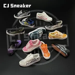 Vente chaude 3D mignon skateboard chaussures porte-clés cartable pendentif PVC sac à dos accessoires mini baskets