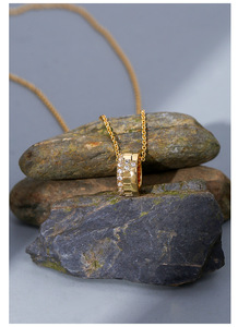 Collar con Colgante de Zirconia 3A Personalizable, Chapado en Oro de 14K, Cadena de 18 Pulgadas, Diseño Geométrico Clásico Minimalista, Unisex - Product Image 2