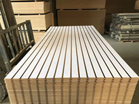 Panneau rainuré 18*1220*2440 mm en MDF mélaminé imitation bois pour panneau mural, panneau rainuré MDF, panneau d'affichage