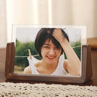 Cadre photo rectangulaire transparent sans cadre en bois et acrylique HanTang 6x8 pouces avec base en bois pour la décoration de la maison