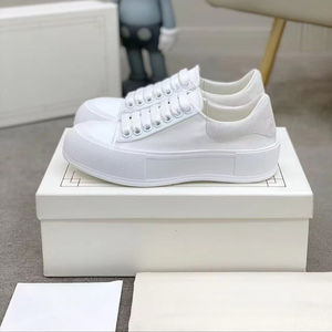 Chaussures de skate de luxe pour hommes, en toile, avec semelle intermédiaire en caoutchouc amortissant, de haute qualité, pour le sport et la marche, vente en gros - Product Image 1