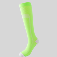 Chaussettes de compression en gros 20-30 mmHg unisexe pour la course à pied, le marathon, le cyclisme, le football et les varices