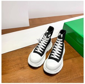 Ladies' Pure White Fashionable Genuine Leather Platform Outdoor Motorcycle Boots with Thick Sole and Anti-Slip Short Boots - Product Image 5