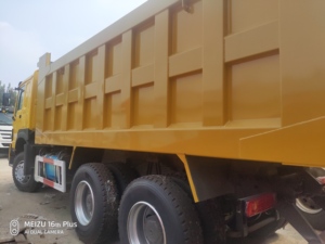 Camion benne SINOTRUCK neuf, poids lourd, 8X4, moteur diesel Weichai, capacité 31-40T, Euro 3, transmission manuelle, pour transport d'engins - Product Image 4